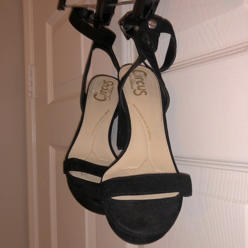 Black heels!!!